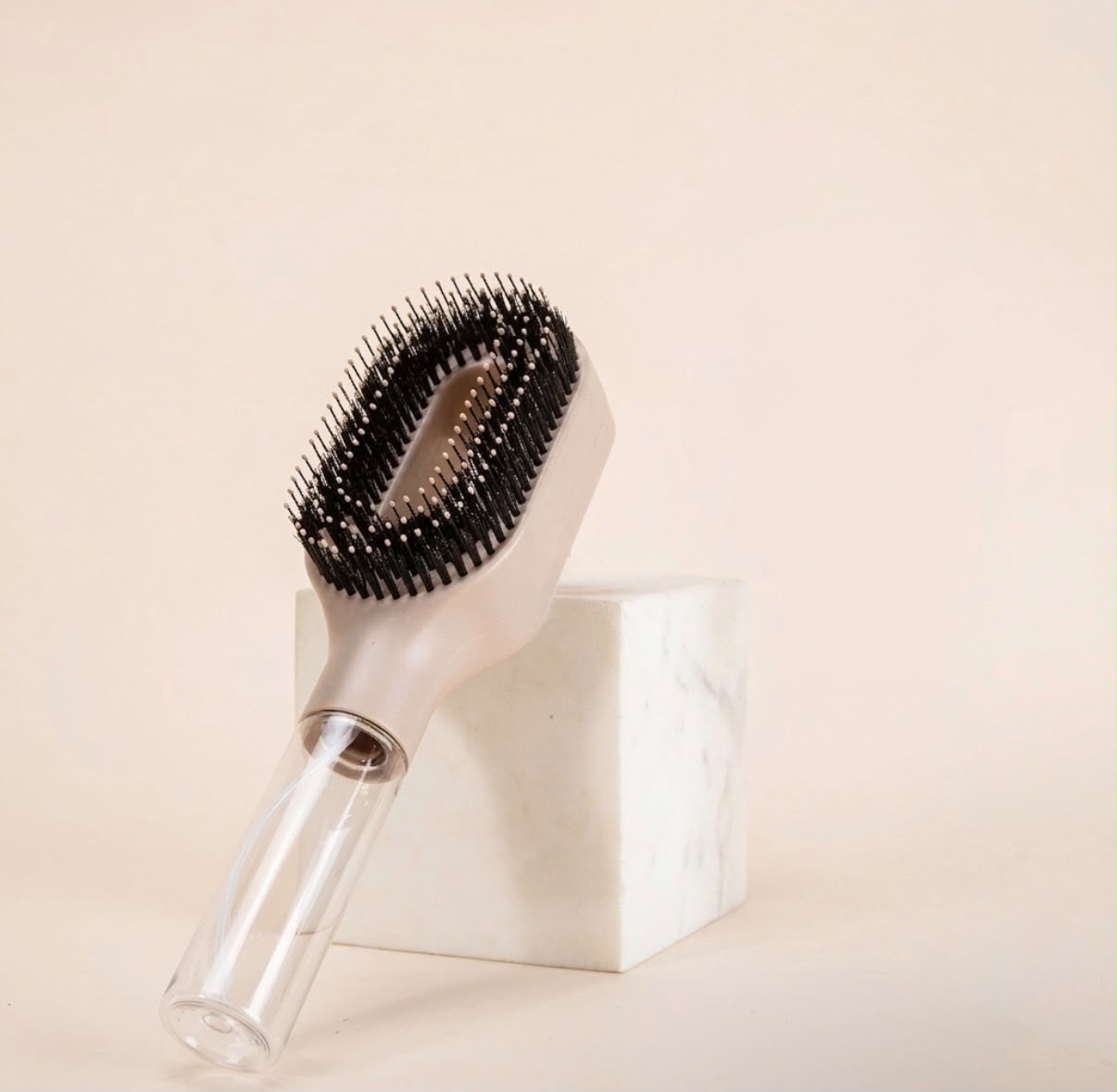 2-in-1 Hair Mist Brush